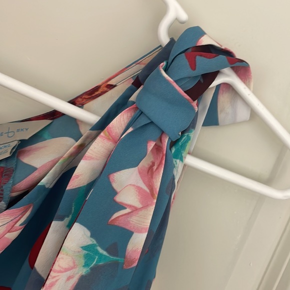 5/$25 Belle + sky tank top size xxl - Picture 4 of 5